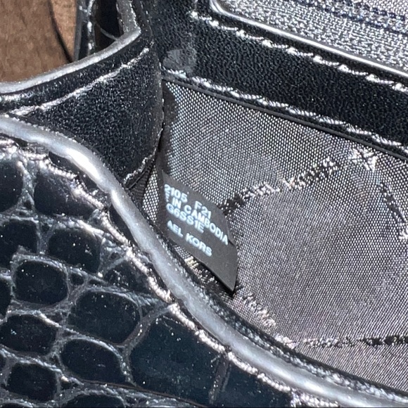 Michael Kors Sonia small shoulder/crossbody bag - Picture 9 of 11